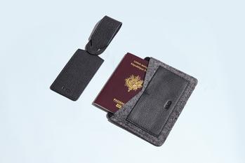 Porte passeport et étiquette 